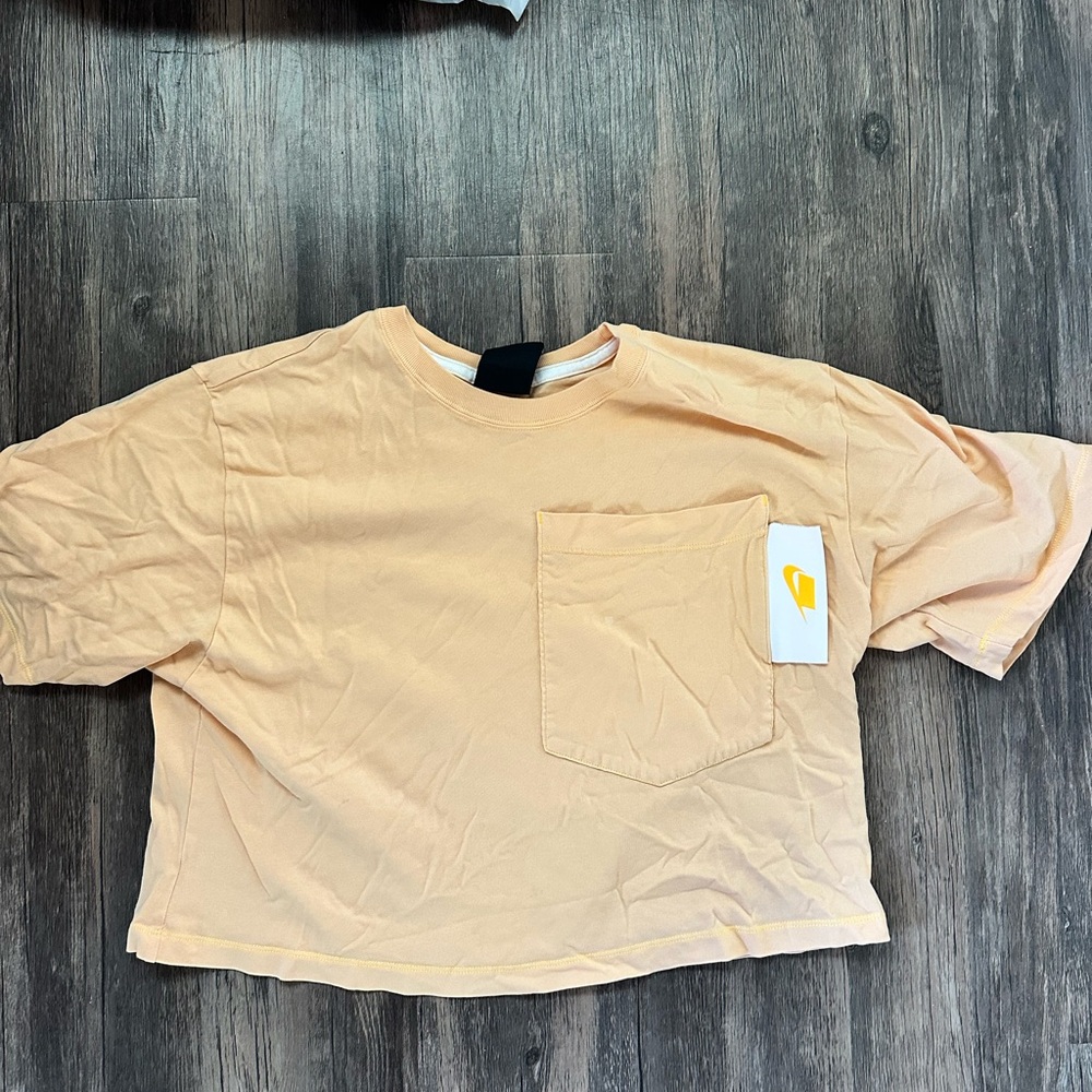 Nike Cropped Shirt